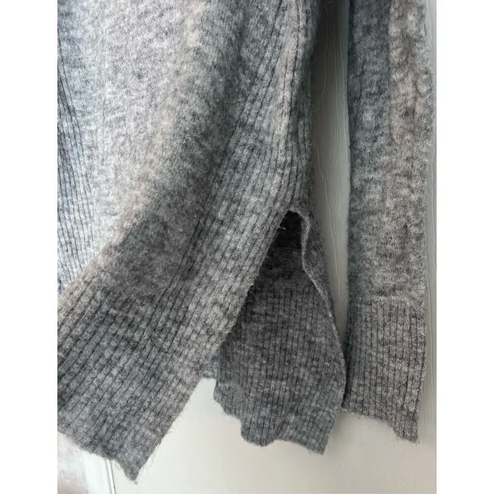 Divided Sweater - Picture 5 of 5